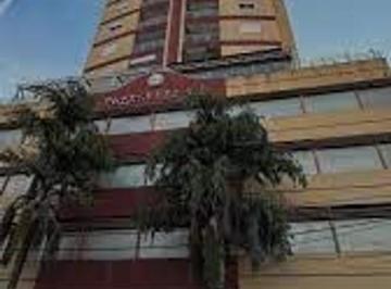 Local comercial · 100m² · Local Comercial Céntrico. Ideal Para Inversión.