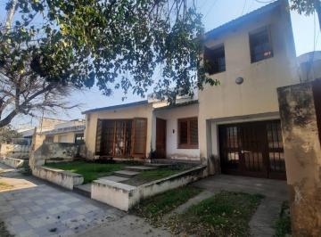 Fachada · Casa en Venta 3 Dorm. B° Jardín del Pilar