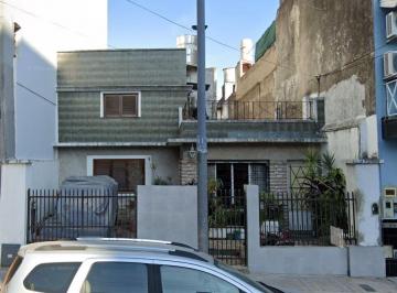 Casa de 5 ambientes, Floresta · Oportunidad! Casa Lote Propio 8.66 X 25 - 5 Ambientes - Floresta