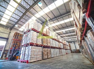 Bodega-Galpón · 920m² · Galpón en Alquiler en Jose León Suarez