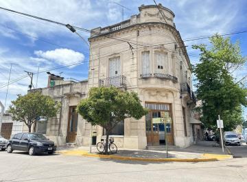 Departamento · 200m² · 4 Ambientes · ¿Te Imaginas Viviendo en un Departamento Antiguo en El Centro de Lobos?