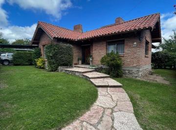 Casa · 852m² · 8 Ambientes · 2 Cocheras · Casa en La Cumbre, Zona Iglesia del Carmen