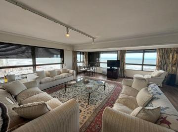 Departamento · 208m² · 8 Ambientes · 2 Cocheras · Apartamento en Punta del Este. 4 Dorm.. 208 m² con Vista Panorámica