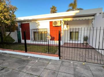 Casa · 90m² · 3 Ambientes · 1 Cochera · Casa de 3 Ambientes - Ituzaingó Norte