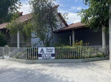 Casa · 231m² · 3 Ambientes · 1 Cochera · Venta Casa Villa Regina