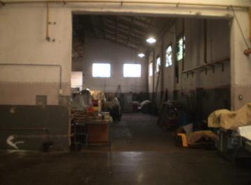Local comercial · 1700m² · Excelente Galpón en Avellaneda