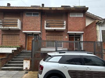 Casa de 4 ambientes, Vicente López · Dúplex en Tres Plantas Excelente Ubicación y Estado