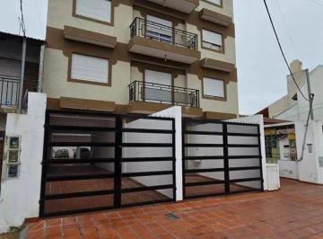 Departamento · 60m² · 3 Ambientes · Departamento de 3 Ambientes - Villa Luzuriaga Oportunidad!