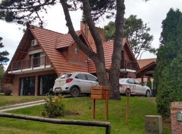 Casa · 180m² · 6 Ambientes · 1 Cochera · Casa - Pinamar