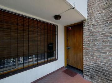 Casa · 103m² · 4 Ambientes · 1 Cochera · Barrio Ingles. PH 186 M²/cochera/ Patio/parrilla