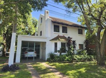 Casa · 150m² · 4 Ambientes · 1 Cochera · Casa 3 Dorm. Patio Cochera en Zona Norte Rosario