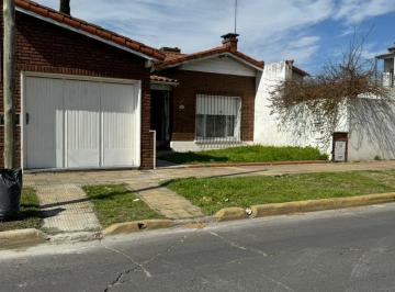 Casa de 3 ambientes, Lomas de Zamora · Chalet 3 Amb en Venta