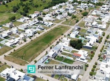 Terreno · 360m² · Lote en Venta Comarca de Allende Central Fondo Norte
