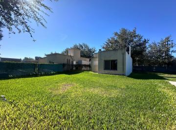 Casa · 67m² · 3 Ambientes · 1 Cochera · Venta de Casa 2 Dorm. en Tierra de Sueños 3 Roldan