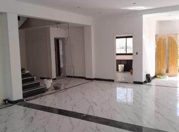 Casa · 310m² · 6 Ambientes · 2 Cocheras · Casa - Villa Elisa
