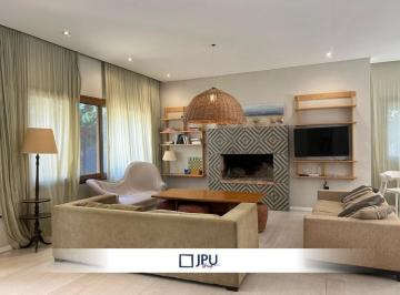 Casa · 200m² · 6 Ambientes · Casa en Venta Costa Esmeralda, Barrio Golf.