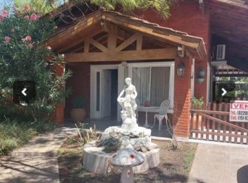 Casa de 5 ambientes, La Matanza · Vivienda en Club de Campo Las Perdices