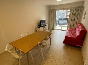 Departamento de 2 ambientes, Mar del Plata · Por Dia /semana/mes Alquilo 2 Ambientes con Balcon a La Calle a Dos del Mar