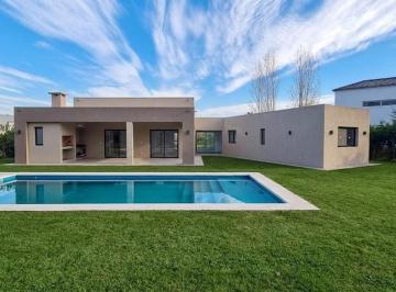 Casa · 185m² · 4 Ambientes · 4 Cocheras · Casa Unifamiliar a Estrenar en San Matías – Excelente