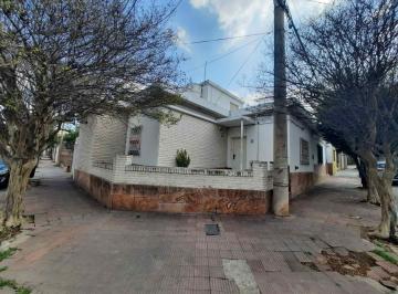 Casa de 5 ambientes, Córdoba · Barrio Gral Paz - Apta Credito