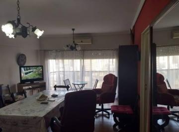 Departamento de 3 ambientes, La Matanza · Amplio Depto en Ramos Mejía Centro Norte. 3 Ambientes Al Frente.