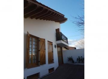 Casa de 5 ambientes, Guaymallén · Alquiler Casa en Guaymallen, Barrio Santa Ana. 4 Dorm.,3 Baños, Cochera