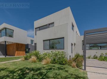Casa · 196m² · 5 Ambientes · Casa en Venta en Vistas - Puertos / Escobar