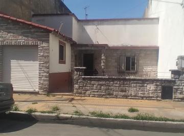 Casa de 3 ambientes, Lanús · Casa en Venta