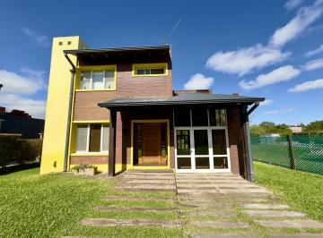 Casa en venta de dos dormitorios con pileta · Solares del Carcarañá - Casa en Venta de Dos Dorm. con Pileta - Oliveros