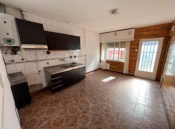 Casa · 55m² · 3 Ambientes · 1 Cochera · Casa - Rosario
