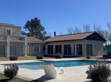Casa · 536m² · 4 Dormitorios · 4 Cocheras · Córdoba - Villa Allende - San Isidro - Mza 20