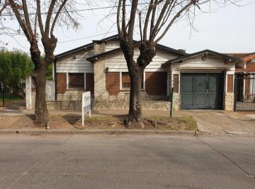 Casa · 142m² · 4 Ambientes · 1 Cochera · Venta - Casa - El Tordo 600 - Ituzaingó