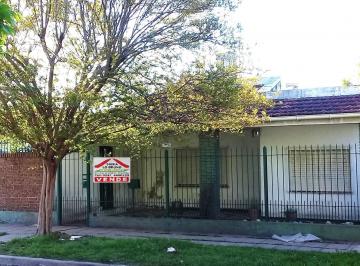 Casa de 3 ambientes, Moreno · Casa Tipo Chalet + Departamento en Paso del Rey Centro (Lado Norte)