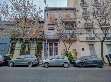 PH · 151m² · 7 Ambientes · PH en Venta de Siete Ambientes con Terraza en San Cristóbal.