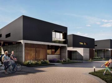 Casa de 5 ambientes, Córdoba · 9 Casas Diseño y Confort