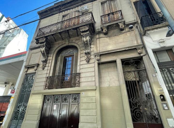 Casa · 300m² · 7 Ambientes · 1 Cochera