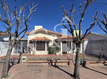 Casa de 6 ambientes, Villa Carlos Paz · Venta de Casa + Dpto C/pileta - B° José Muñoz - Villa Carlos Paz