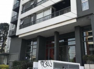 Departamento de 3 ambientes, Lomas de Zamora · Nuevo Valor! Excelente Semi Piso de 3 Amb con Amplios Balcones y Cochera.