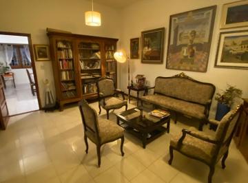 Casa de 6 ambientes, Córdoba · Venta Casa Apta Credito 3 Dorm. - Patio - Galeria - Cocheras