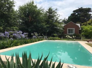 Casa · 300m² · 7 Ambientes · 3 Cocheras · Casa con Pileta en Alq. Temporario en Marayui, Chapadmalal