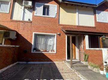 PH · 80m² · 3 Ambientes · 1 Cochera · PH en Alquiler Luis Guillon