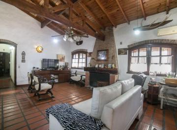 Casa de 6 ambientes, José C Paz · Excelente Quinta 3300 m² a La Venta C/ 2 Propiedades Independientes