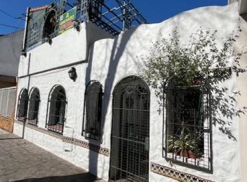 Casa de 4 ambientes, Tres de Febrero · Casa de 3 Ambientes en Dos Plantas con Patio y Terraza