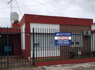 Casa · 130m² · 4 Ambientes · 1 Cochera · Casa Venta Moron