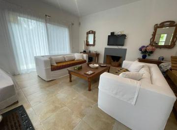 Casa · 150m² · 5 Ambientes · La Loma