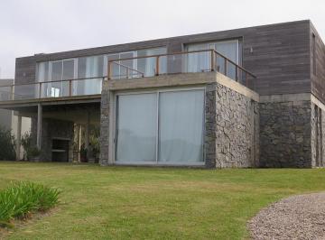 Casa · 300m² · 4 Ambientes · Casa - Bikini