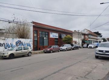 Depósito · 714m² · Importante Local con Deposito en Barrio Don Bosco. Zonificacion E2