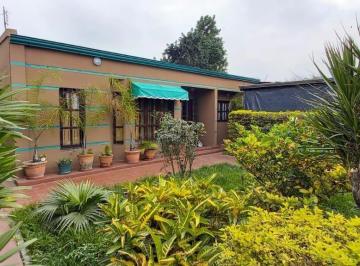 ISN-ISN-1564_2 · Casa 3 Dorm.. | Pje Einstein 2300