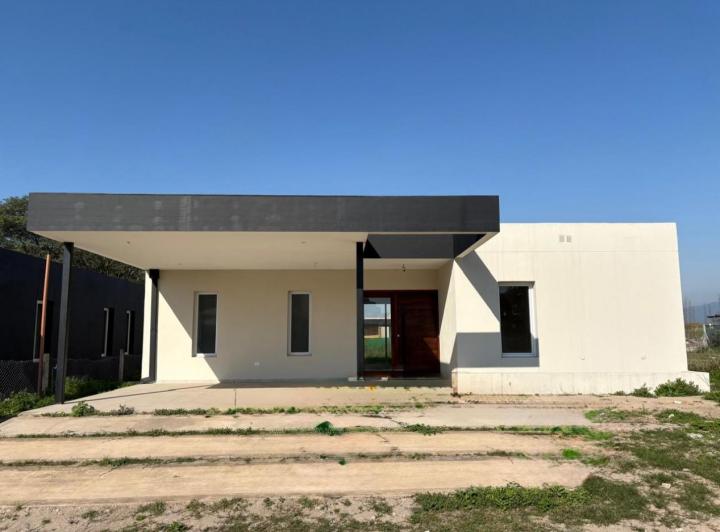 Casa · 198m² · 3 Dormitorios
