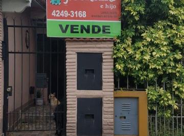 Casa de 3 ambientes, Lanús · Casa PH Al Frente en Venta Tres Ambientes Remedios de Escalada